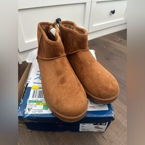 Arizona Jean Company Brown Winter Boots